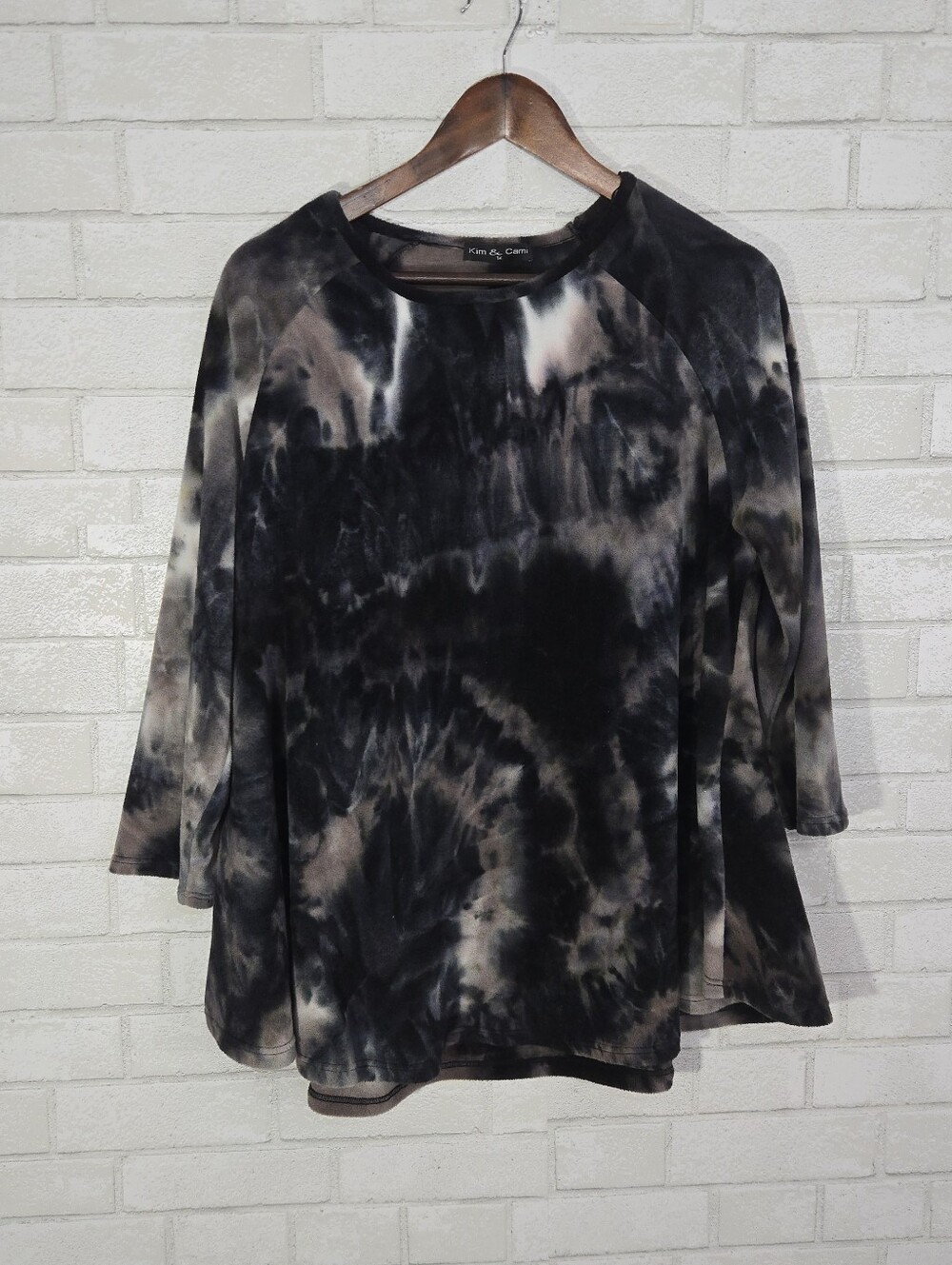 Kim & Cami fleece tie-dye top